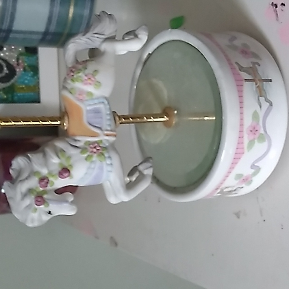 A unicorn that plays music